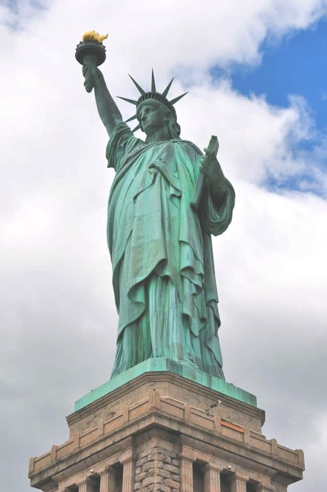 A visit to see Lady Liberty does not disappoint, she is as beautiful and majestic as we all imagine! If you live in the greater NYC area or are here as a tourist, allow me to share with you 5 reasons to visit the Statue of Liberty with kids!
