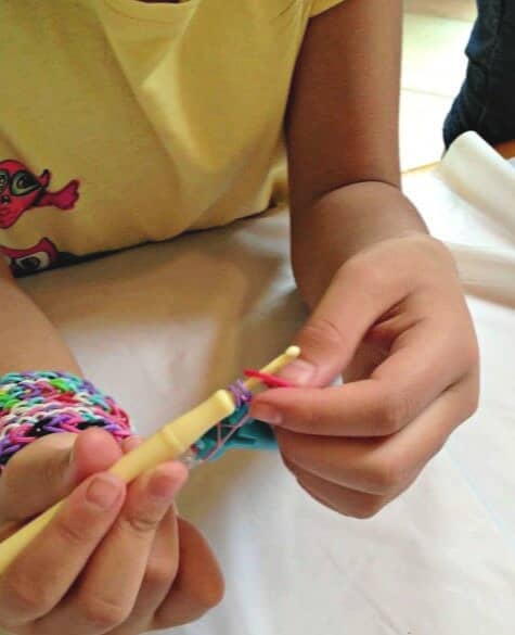 how to make rainbow loom bracelets using the mini loom