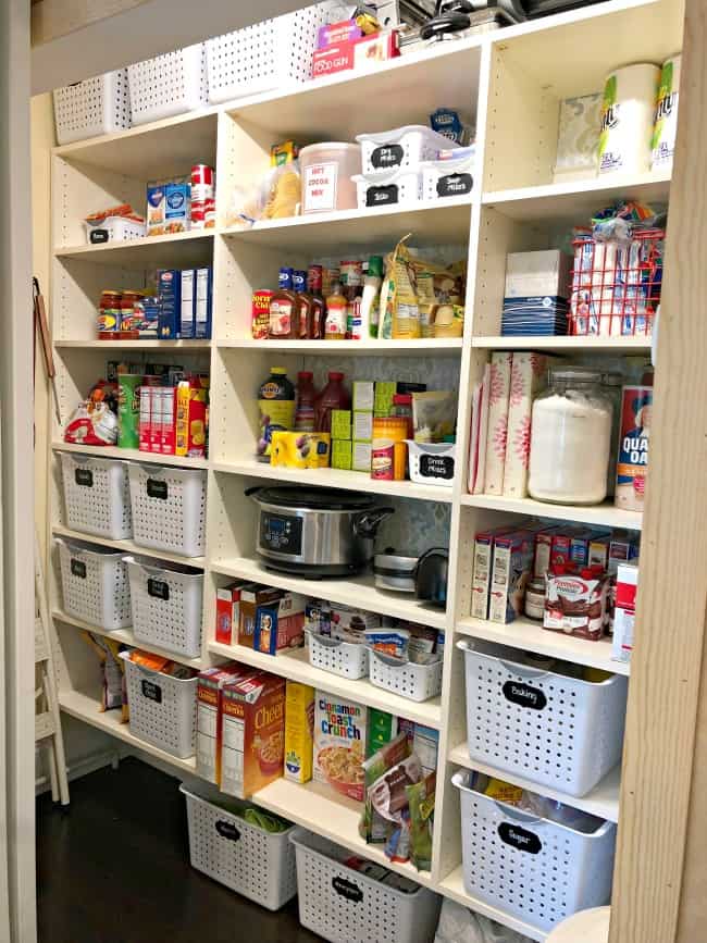 How to Organize Your Pantry {Our Pantry Makeover!} - MomOf6