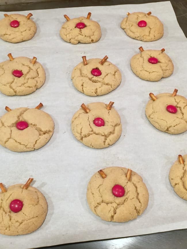how to decorate reindeer peanut butter blossom cookies