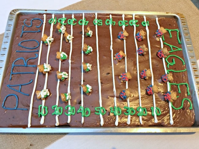 This adorable Superbowl Texas sheet cake makes for a perfectly delicious centerpiece at your Superbowl party!