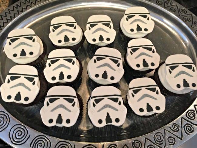 What tweens don't love the Star Wars movies? Which is why Star Wars make a perfect birthday party theme for tweens! Here's a ton of Star Wars Party Ideas for Tweens